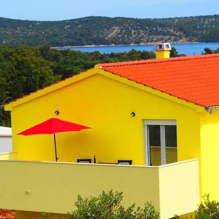 Villa Gaby Luxus Apartment 1 Schlafzimmer, Pool und wunderschönem Panorama Meerblick Božava Exterior foto
